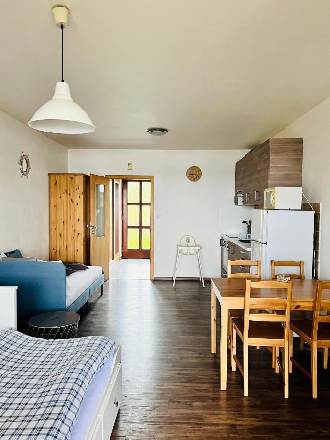 Apartman Plachetnice Frymburk Exterior photo